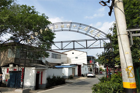 全新精装带家具家电东方今典中央城，居家三房，满二可按揭